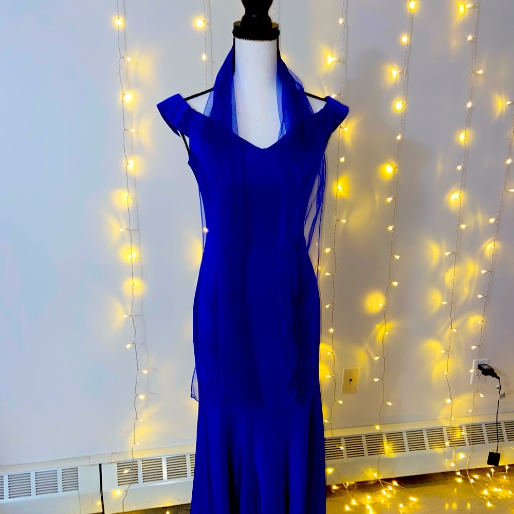 ROYAL BLUE SILHOUETTE MERMAID GOWN WITH SHAWL